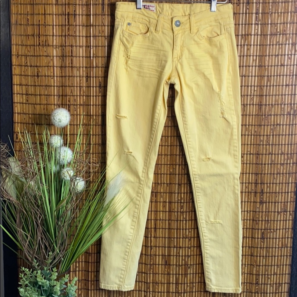 EUC Women’s 1st KISS Denim